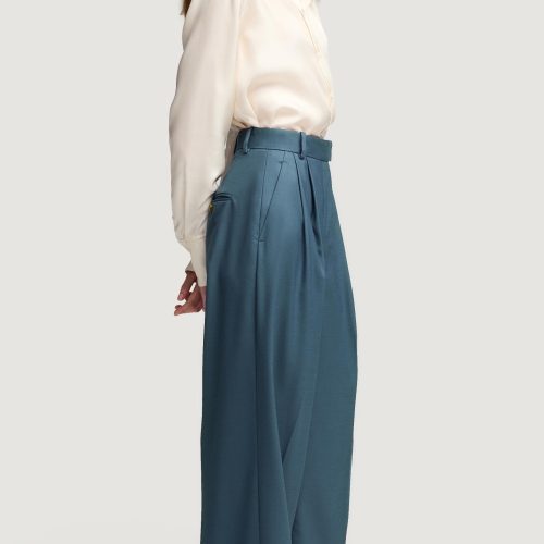 03 Pleated Trouser in Seasonless Wool Stone Blue 780