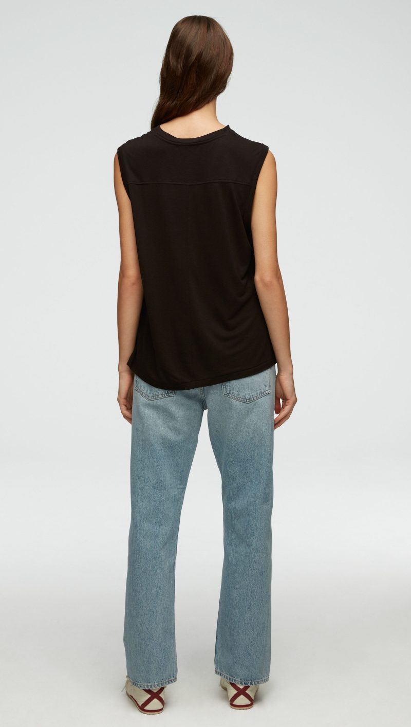 13 Sleeveless Tee in Viscose Jersey Black 0087