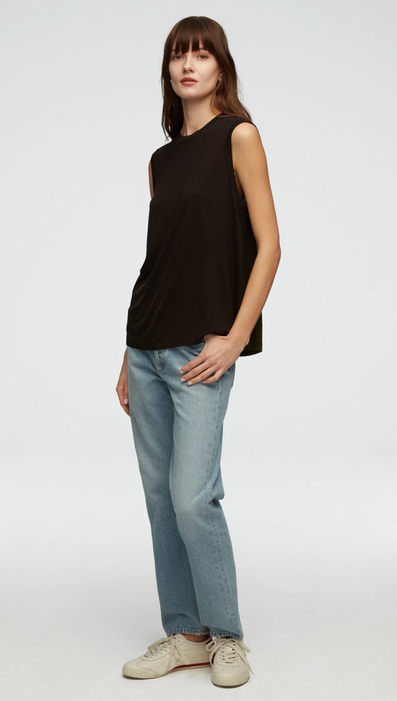 13 Sleeveless Tee in Viscose Jersey Black 0101