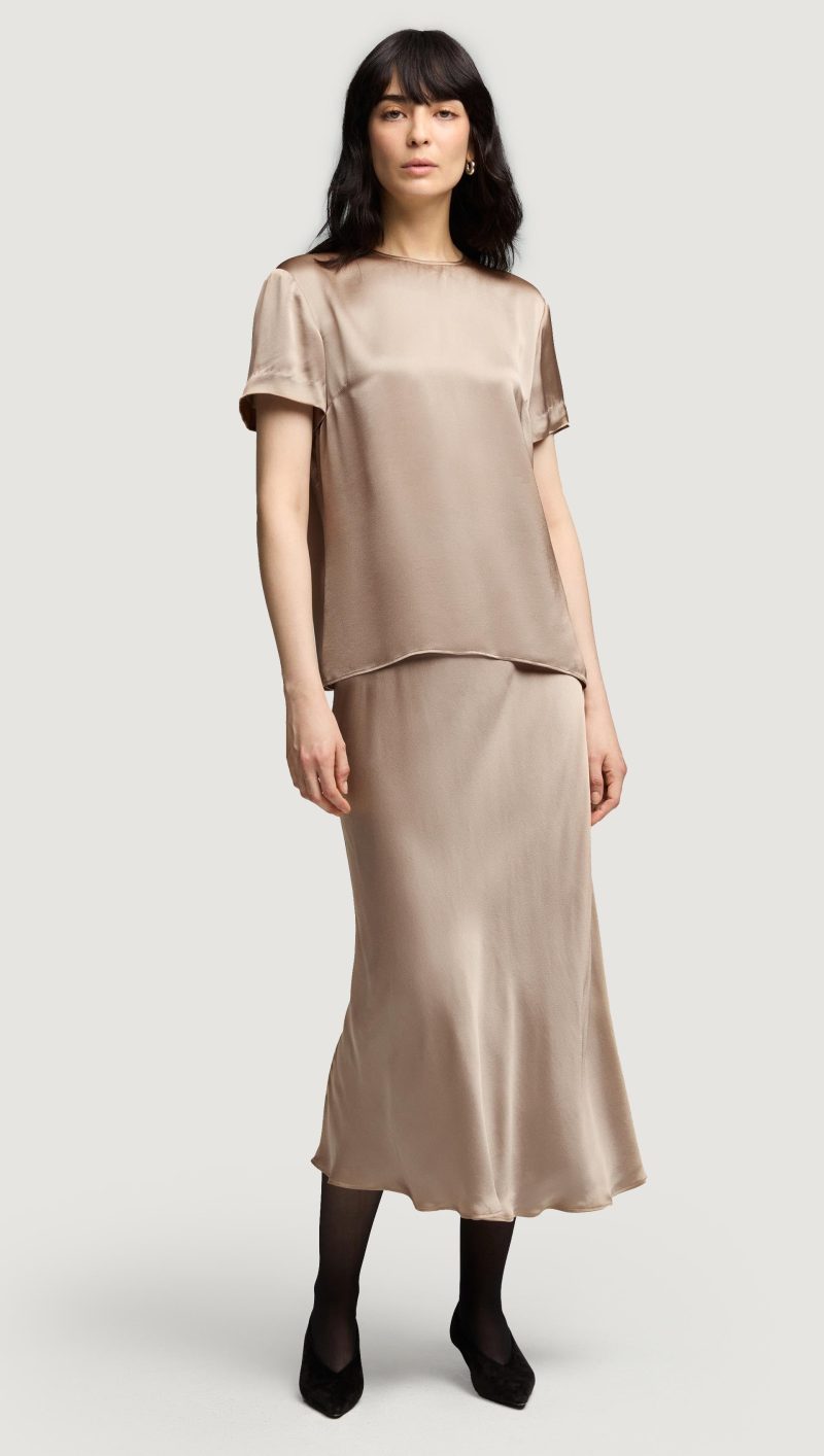 20 Woven Top in Viscose Satin Taupe 4570