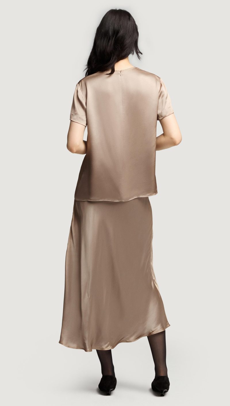 20 Woven Top in Viscose Satin Taupe 4574