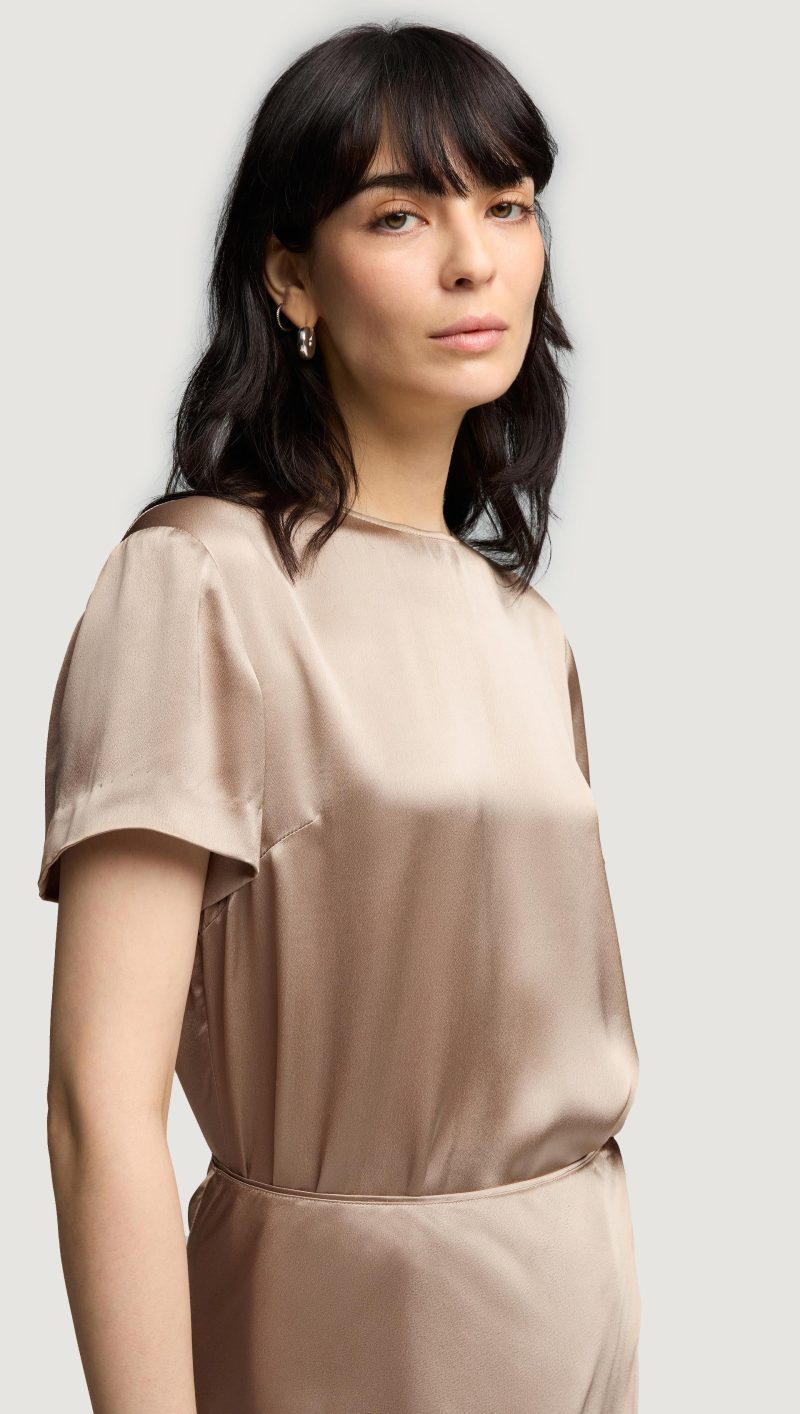 20 Woven Top in Viscose Satin Taupe 4628