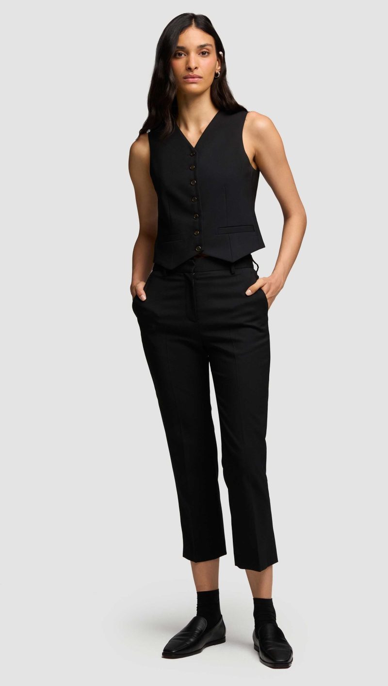 30 Shallow V Neck Waistcoat in Seasonless Wool Black 3797