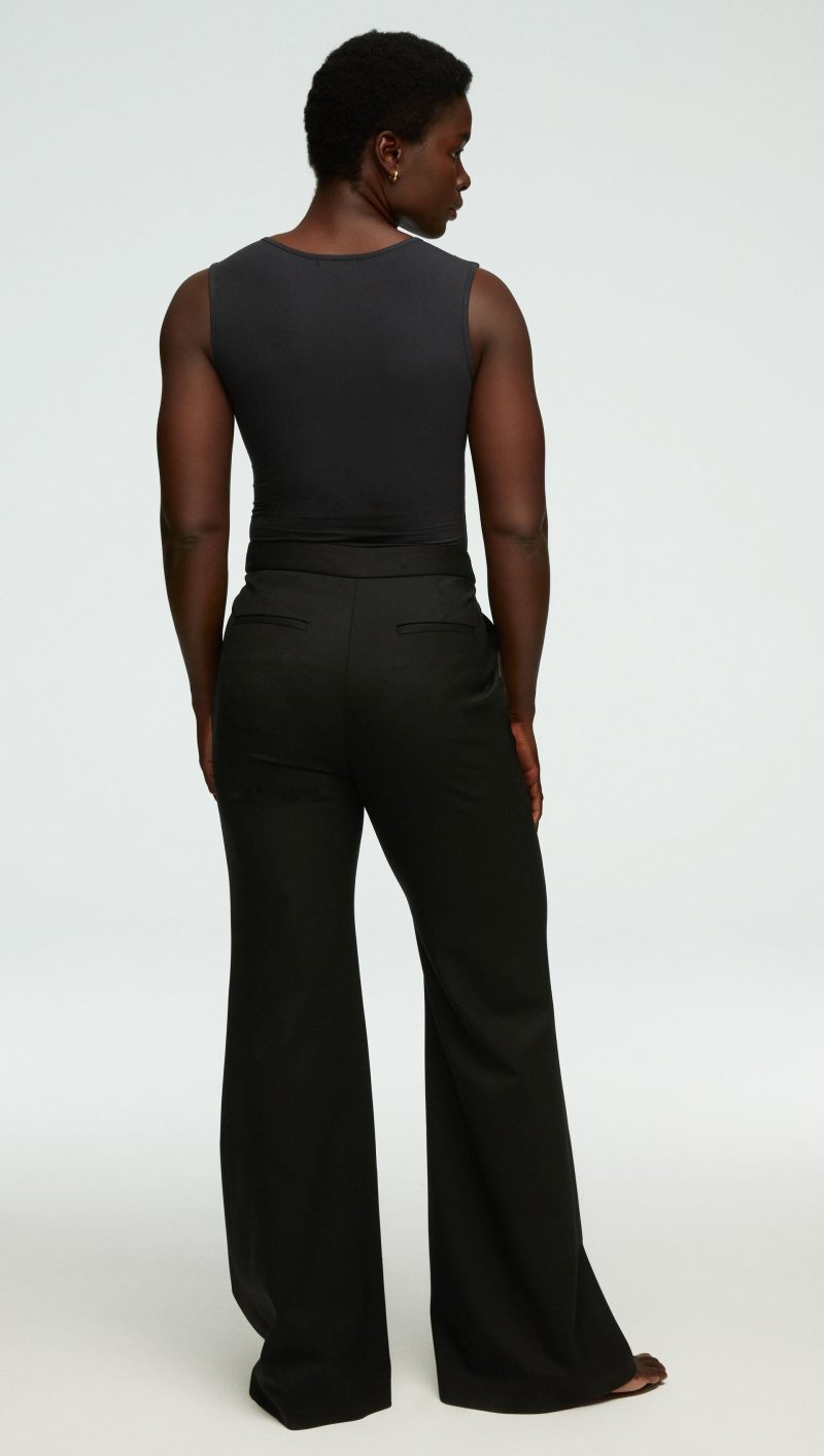 32 Tailored Flare Trouser in Seasonless Wool Black 0405