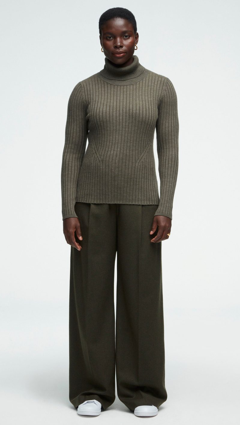 43 Ribbed Turtleneck Hunter 1244