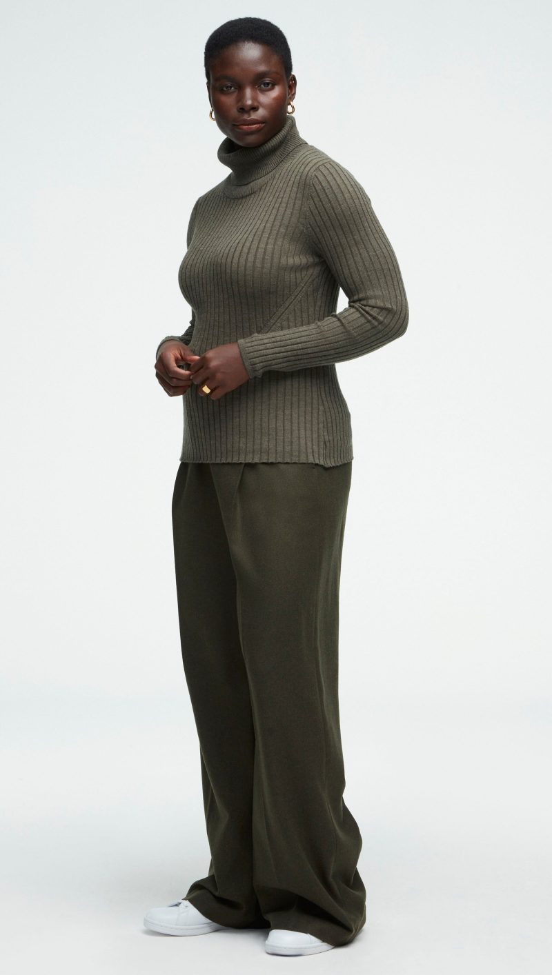 43 Ribbed Turtleneck Hunter 1253