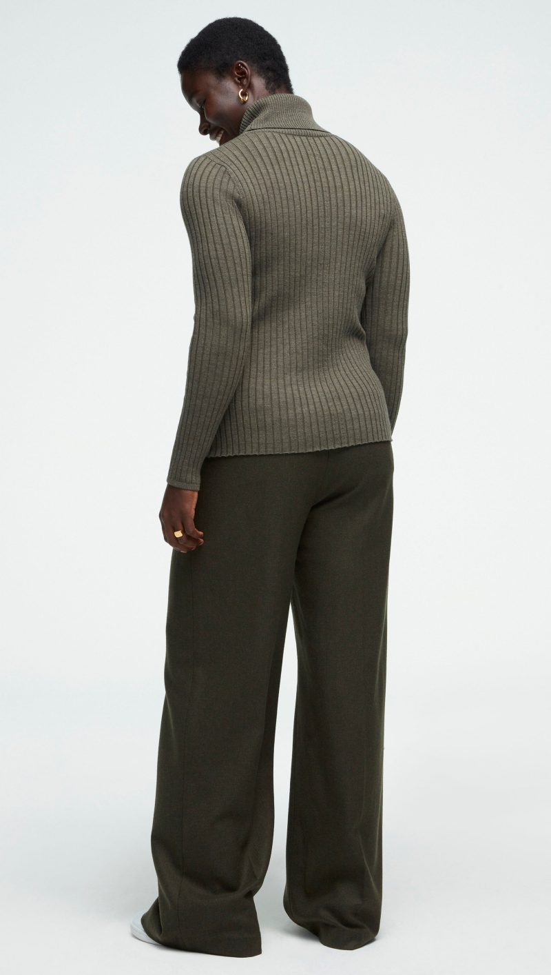 43 Ribbed Turtleneck Hunter 1265