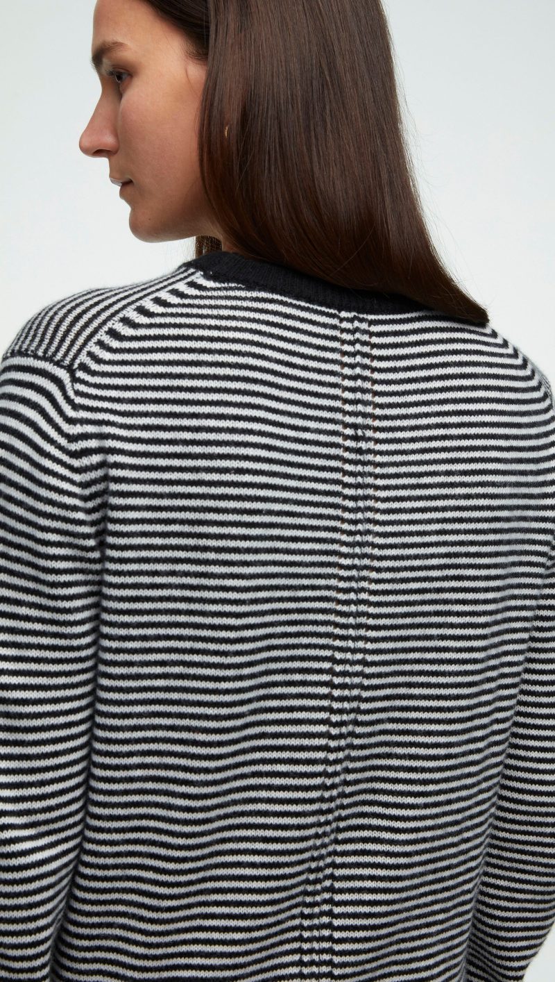 90 Striped Crewneck Ivory Black 1821